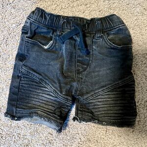 Stylish Black Denim Shorts size 2t